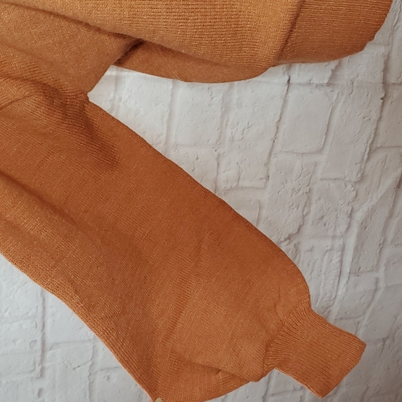 Stitch and Knot Collard Mimimalist Neutral Sweater - Picture 3 of 11